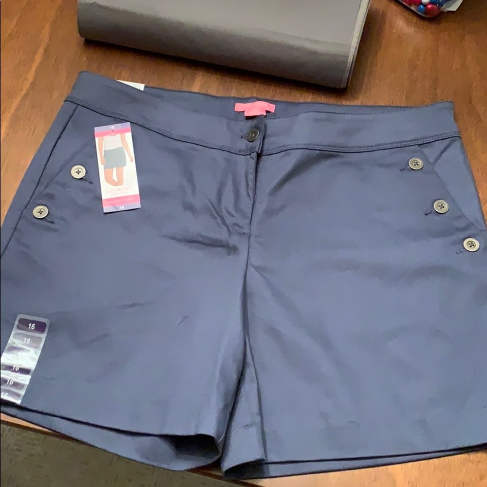 NWT Isaac Mizrahi Tailored Shorts